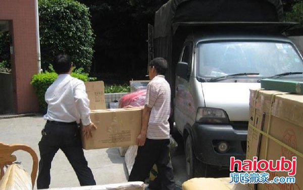 防偷防盜防搬家，正規(guī)搬家公司提醒您一定要注意生活細(xì)節(jié)，切勿被不法分子鉆了空子，搬家的時(shí)候一定要注意察言觀色，壞人隨處都存在，只是需要我們保護(hù)好自己。.jpg